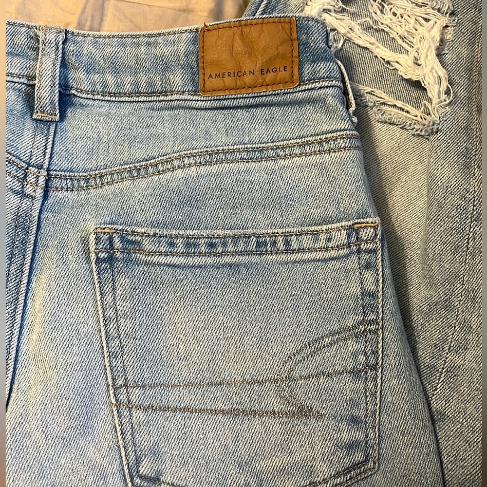 American Eagle 00 regular mom straight jean